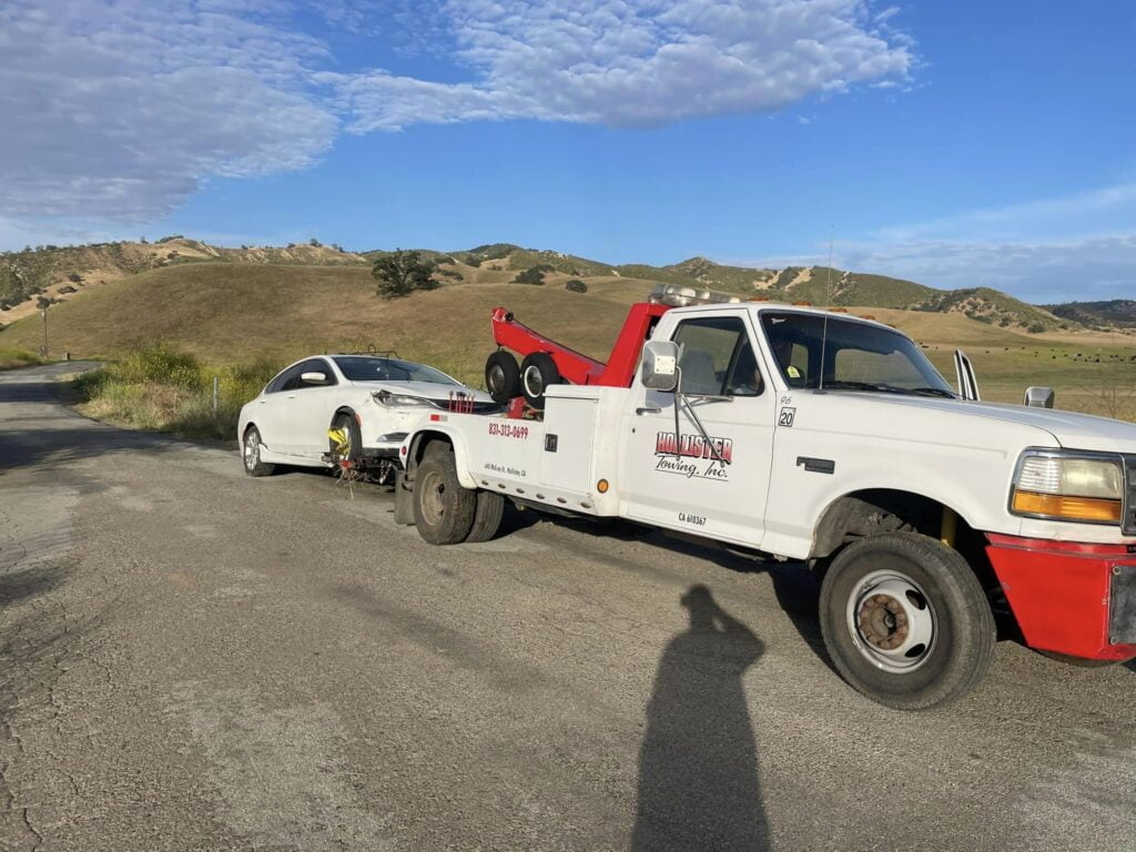 24/7 Quick Towing in Hollister, California | Hollister Towing & Semi ...